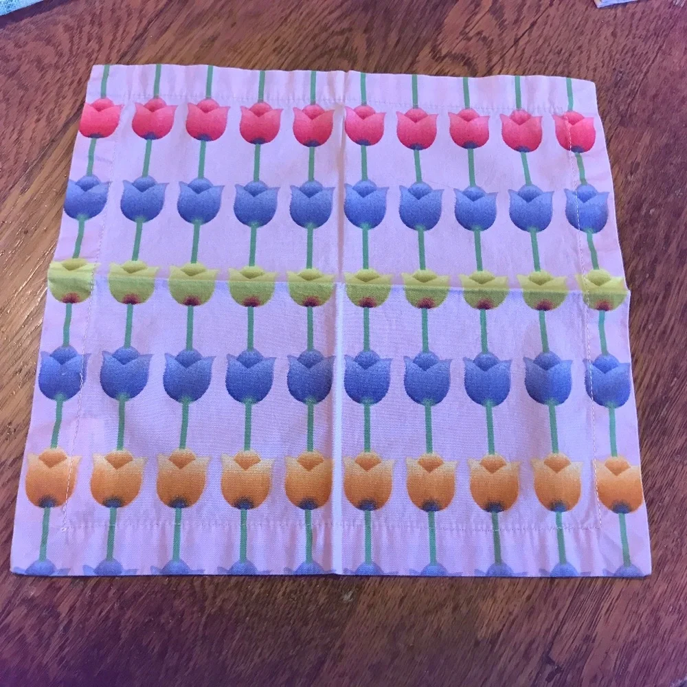 Set of 6 Crate & Barrel 🌷 🌷 lilac cocktail napkins
